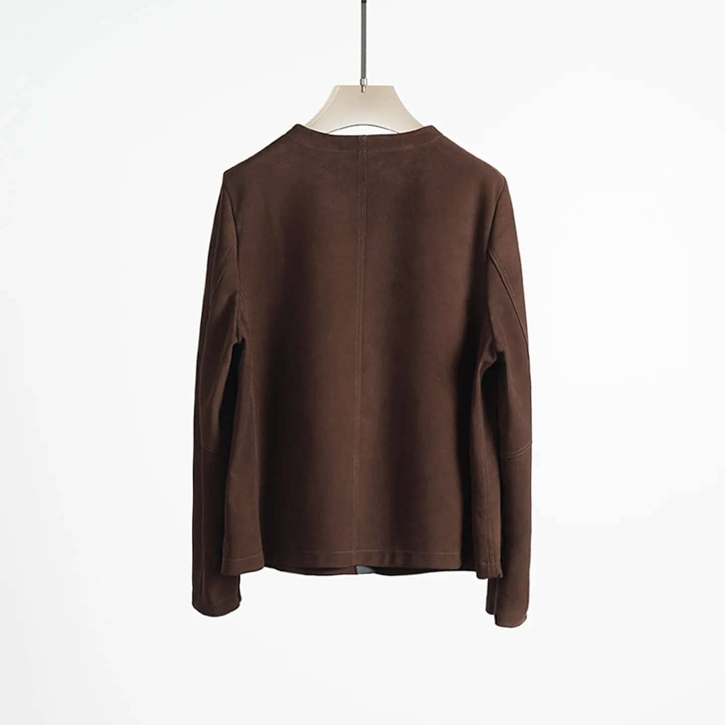여성용 패셔너블한 네 개의 포켓이 있는 작업복 스타일 스웨이드 무광 양가죽 재킷