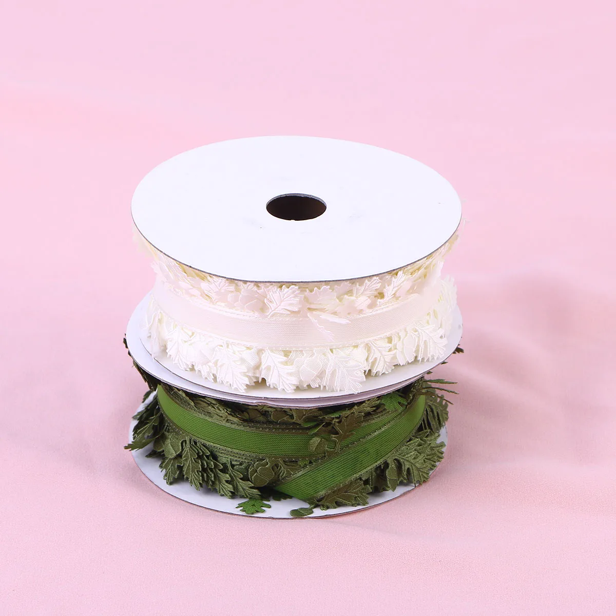 

20mx4cm Leaves Pattern Silk Ribbon Wedding Festive Gift Packing Ribbon DIY Accessories Decoration (Green)