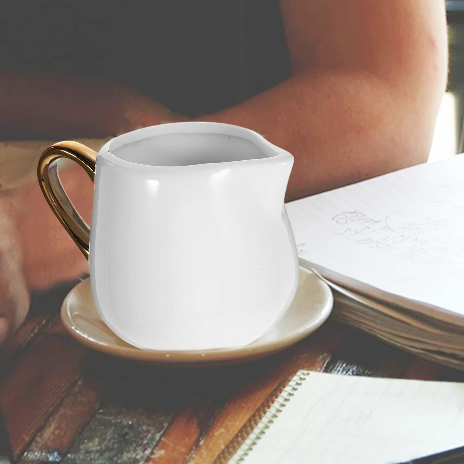 

1Pcs Ceramic Milk Cup Elegant Handle Milk Jug Multipurpose Coffee Tea Juice Container for Cafe Home Sauce Cup Sauce Jug