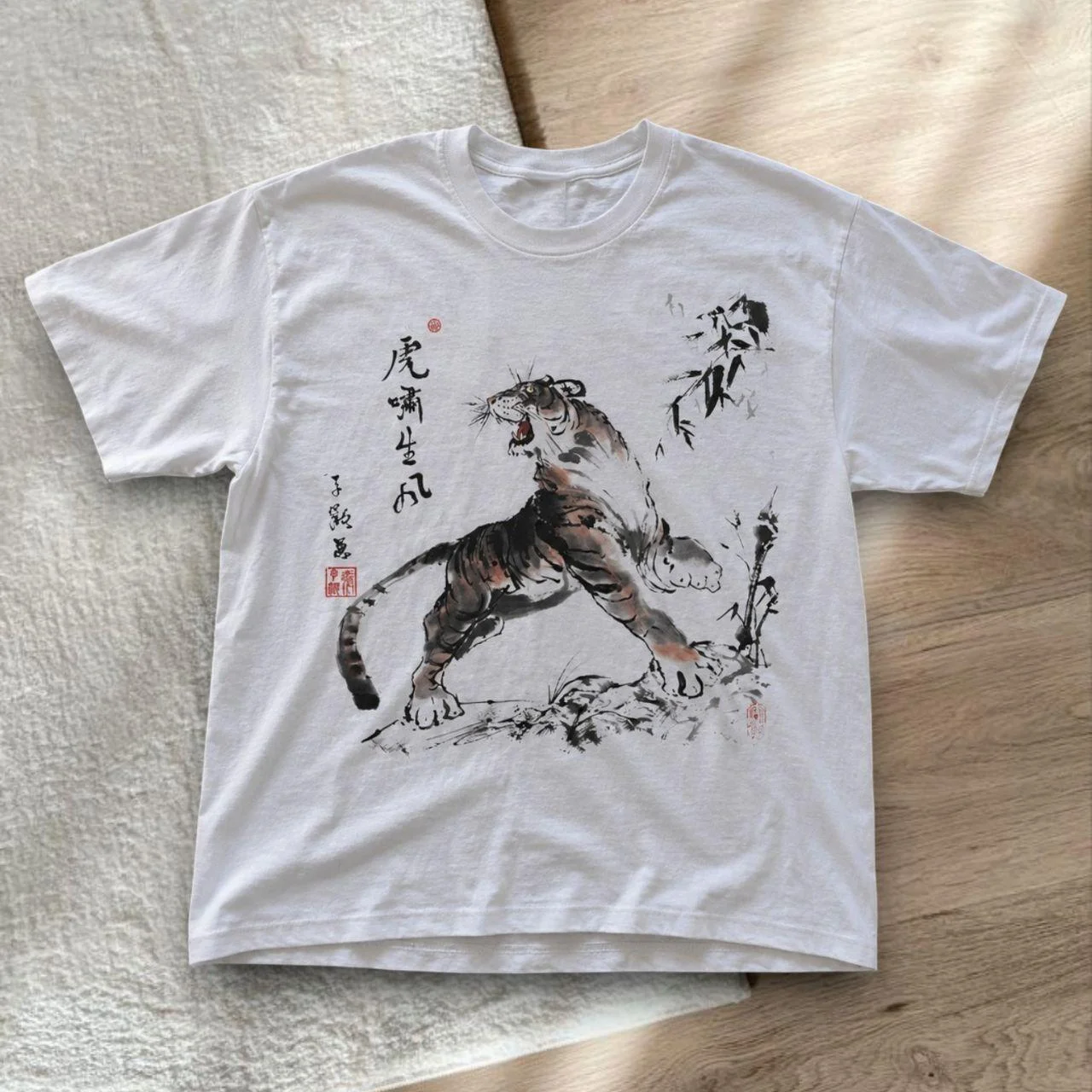New Arrivals: Tiger-print T-shirts, '90s-inspired cropped tops, Y2K “grunge” style, and 2000s-inspired tops—unisex