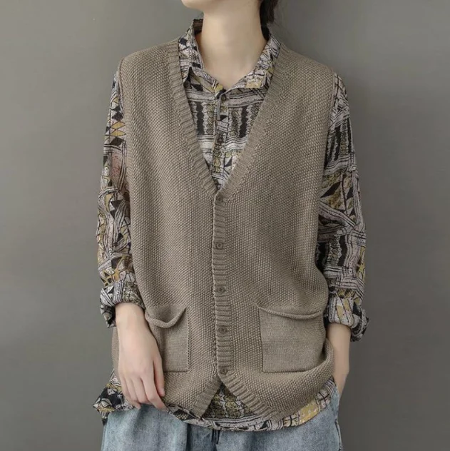 

Women's Vest 2024 Autumn Winter Latest Knitted Cardigan with Camisole Short Silhouette Paired with A Fashionable Vest Open Front