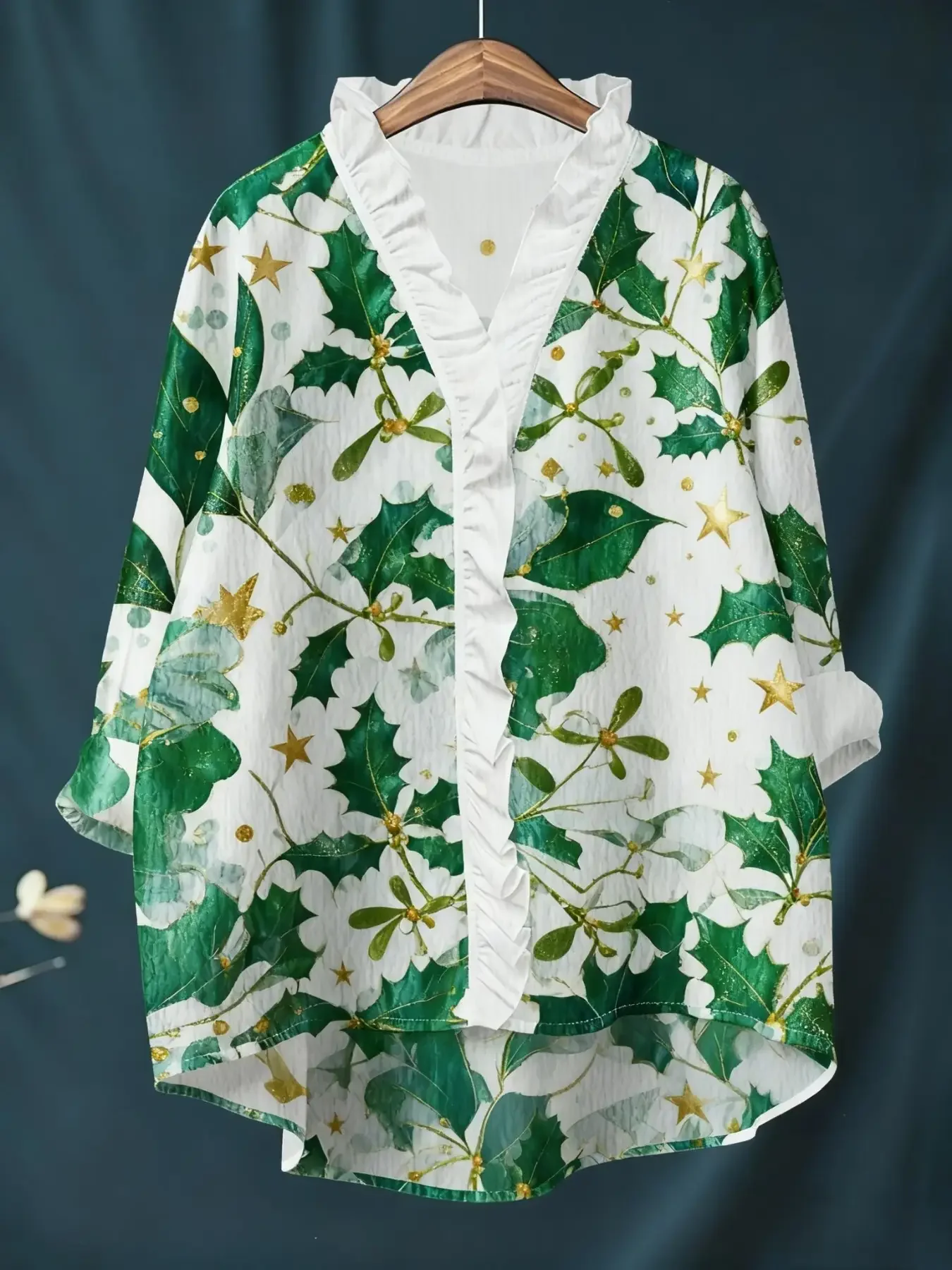New women's printed long sleeved shirt with ruffled neckline, It is an essential item for vacation travel.