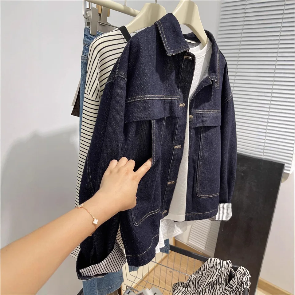 Vintage-Style Short Denim Jacket Large Pockets For Women, Early Autumn  With Striped Contrasting Color Design On The Cuffs,