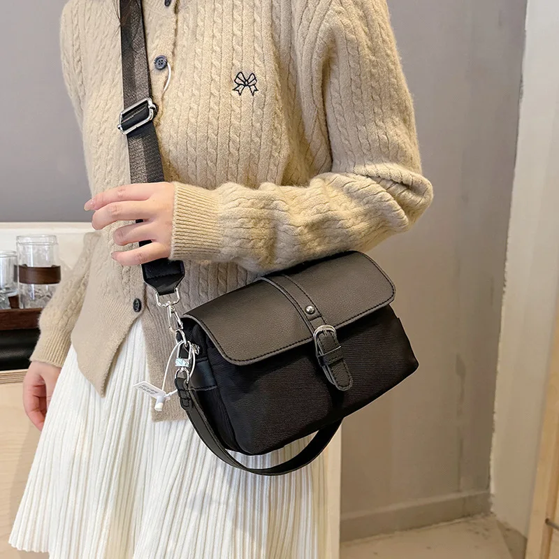 

Новинка 2025 года, черная сумка через плечо для женщин, универсальная элегантная сумка через плечо, роскошная ручная сумка-тоут, модная минималистичная сумка