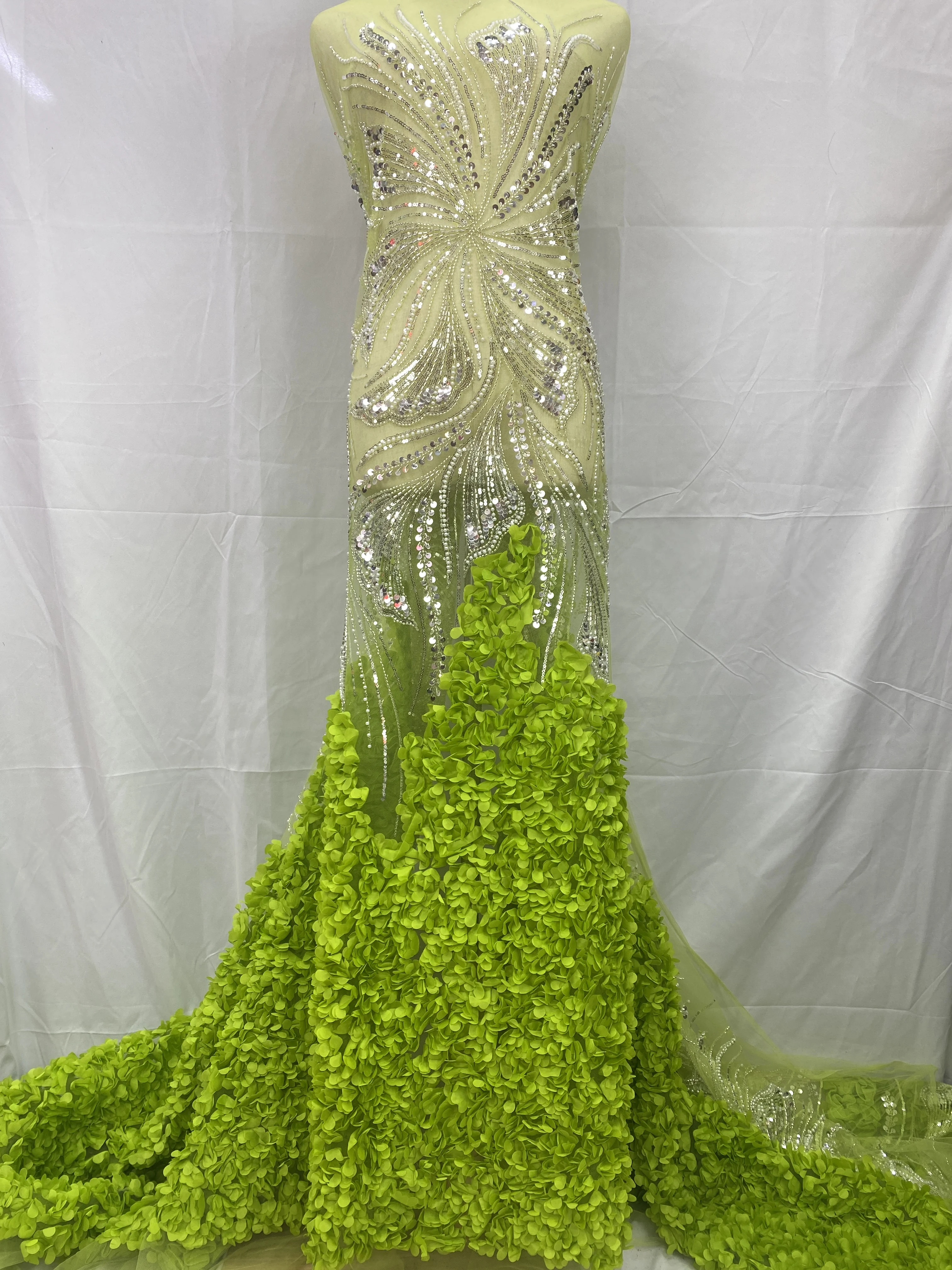 2025 고급 고품질 두바이 시퀀스 메쉬 아프리카 프랑스 소재 신부용 비즈 레이스 원단 웨딩 파티 드레스용