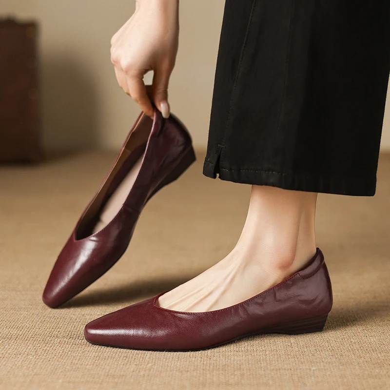 2026 new spring summer women pumps natural leather 22-25cm soft Hand-holding sheepskin pointed toe low heel women shoes fashion
