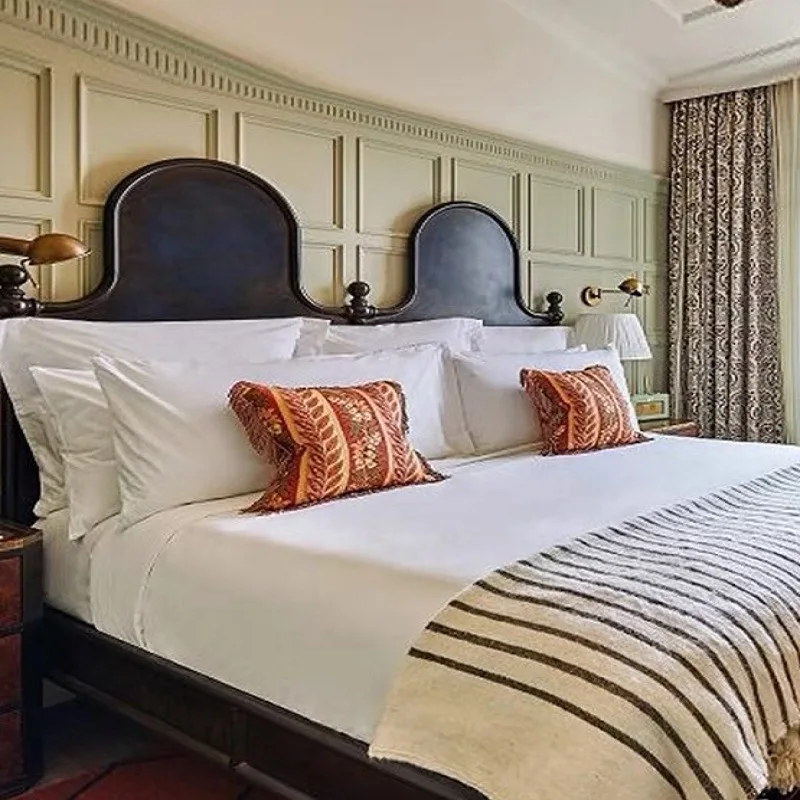 Carving bed, old light luxury high-end small apartment, solid wood structure special-shaped double bed