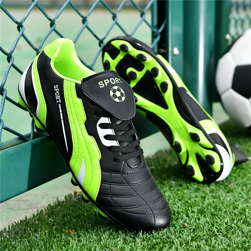 

Men Women FG/AG Football Shoes Ultralight Spiked Football Boots Futsal Training Shoes Male Non-Slip Grass Ankle Soccer Sneakers