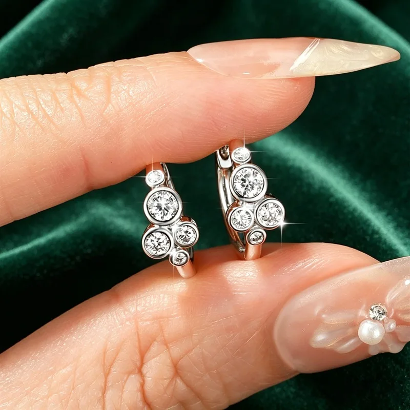 Lnngy Creolen-Ohrringe mit rundem Moissanit im Lünettenfassung für Damen, 14 Karat Gold gefüllt, fünf Steine, Kreis-Ohrringe, trendiges Schmuckgeschenk – Detail 6