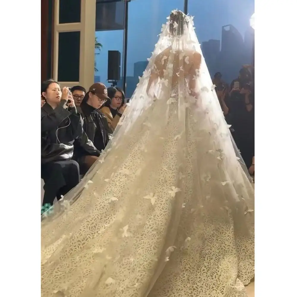 Velos de boda de mariposa blanca de una capa, velo de boda de cola grande de hilo suave, tocado de boda para novia, longitud hasta el suelo, gasa con cabeza de mariposa con cuentas