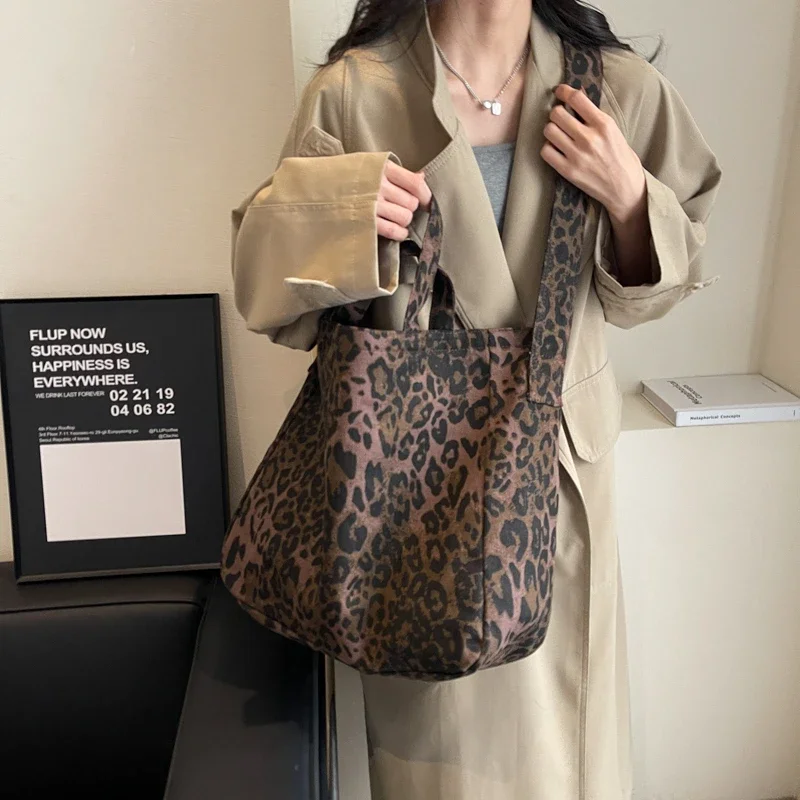 Leopard Casual Tote Zipper Nylon Soft Versatile 2024 Fashion Women\'s Bags Commuting Simple Large Capacity Shoulder Bags Bolsa