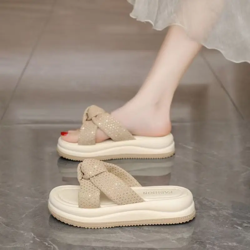 

Women Thick Sole Bow Knot One Word Outdoor Slippers Summer New Soft sole Non Slip High Quality Fashionable Beach Slippers