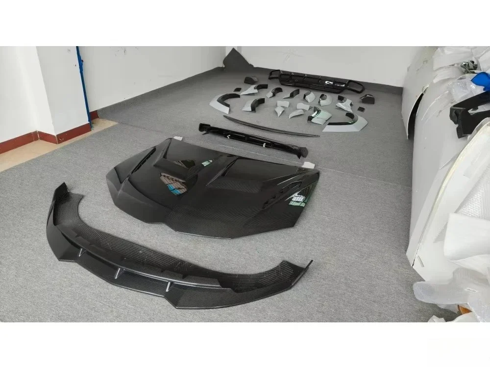 New Popular Car Upgrade Kit for Lam-borghini URUS S Upgrade 1016 Style High-quality Carbon Fiber Body Kit, Customized Car Kit