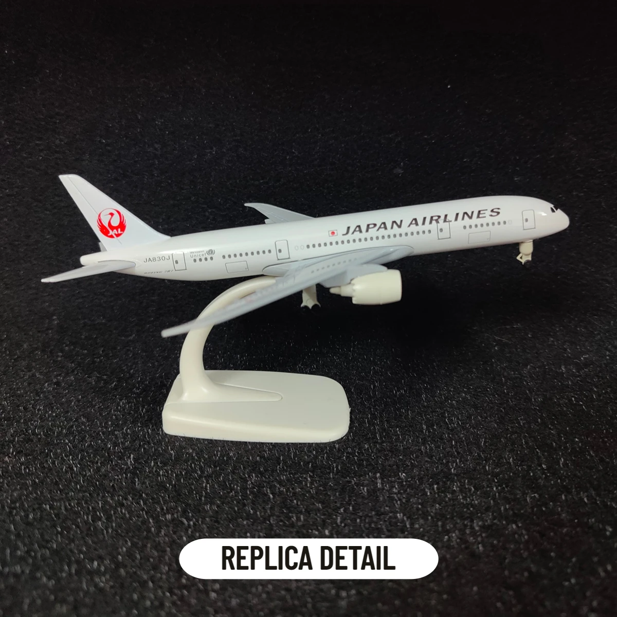 Scale 1:250 Metal Aircraft Replica, Japan Airline B787 Airplane Aviation Model Miniature Art Kid Fidget Boy Toy