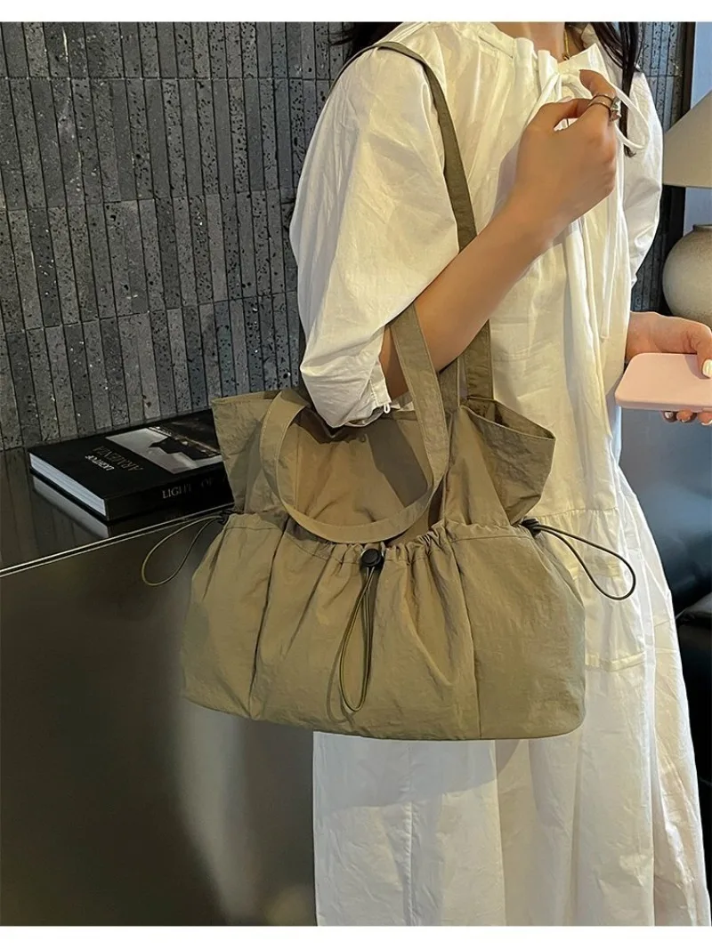 CEEKAY Solid Wrinkle Tragetasche mit Kordelzug, seitlicher elastischer Verschluss, breiter Stoffriemen, für Damen, Alltag, Schule, große lässige Schultertasche – Detail 17