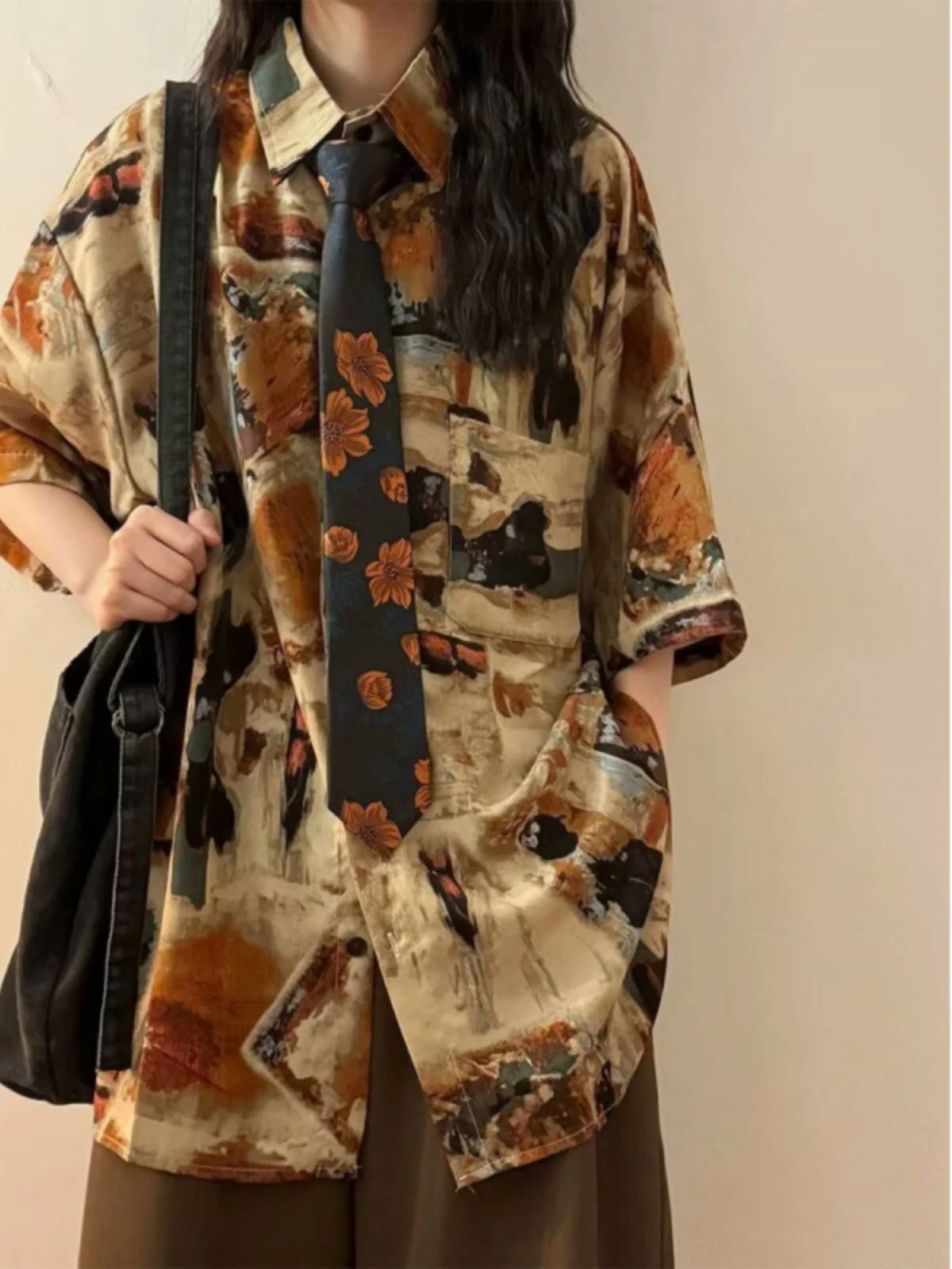 

Рубашка с короткими рукавами из ледяного шелка с цветочным принтом, тонкая летняя рубашка в американском стиле ретро в стиле Харадзюку, мужская модная молодежная рубашка свободного кроя