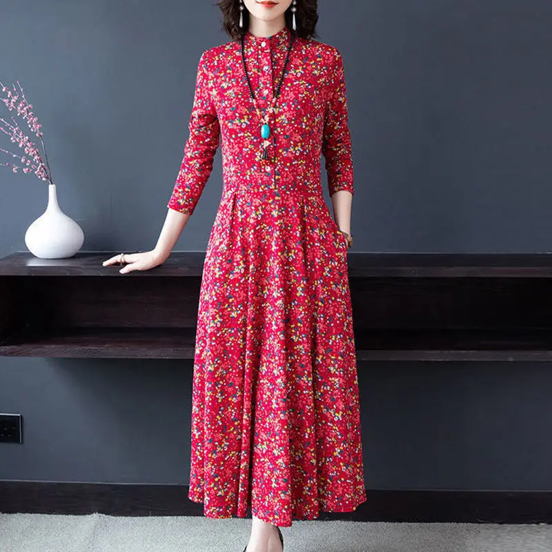 

Осенняя Женская одежда, элегантное красное платье средней длины с О-образным вырезом, цветочным принтом, высокой эластичной талией, карманами, длинным рукавом и пуговицами
