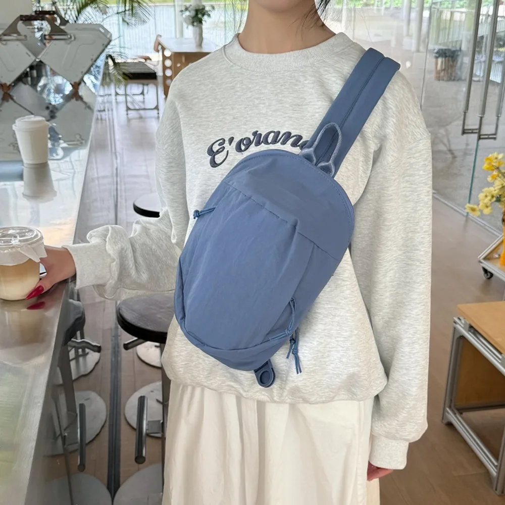 

Solid Color Nylon Shoulder Bag Lightweight Large Capacity Sports Crossbody Bag Korean Style Multifunctional Outdoor Chest Bag
