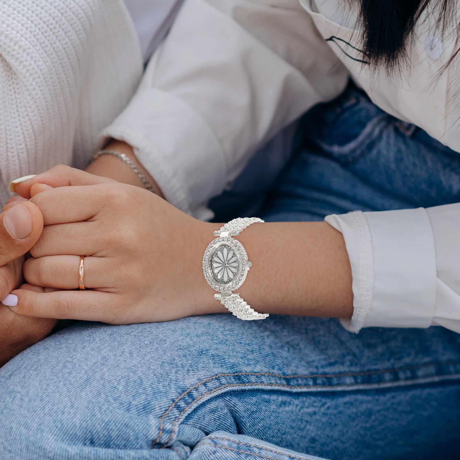 Orologio da polso da donna Delicato cinturino leggero impreziosito da strass Orologio casual alla moda per ragazze Stile elegante