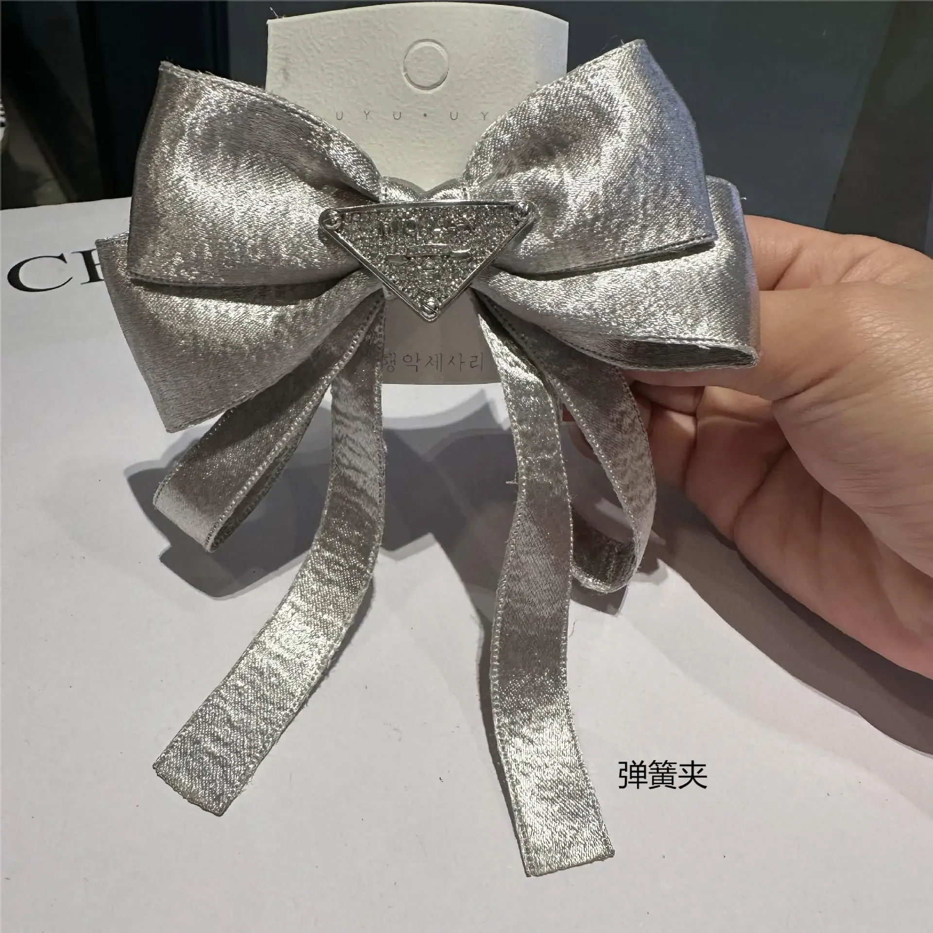 New Hair Accessory Silver PU Leather Bow heart-shaped Rhinestone Hair Clip Sweet and Cool Style Broken Hair Clip For Women