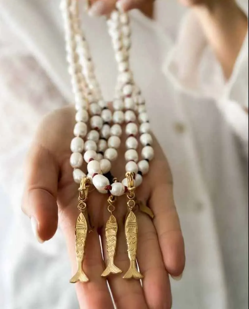 Collier de perles d'eau douce naturelles bohème, classique et polyvalent, pendentif en acier inoxydable plaqué poisson rouge, cadeau du nouvel an, 2026