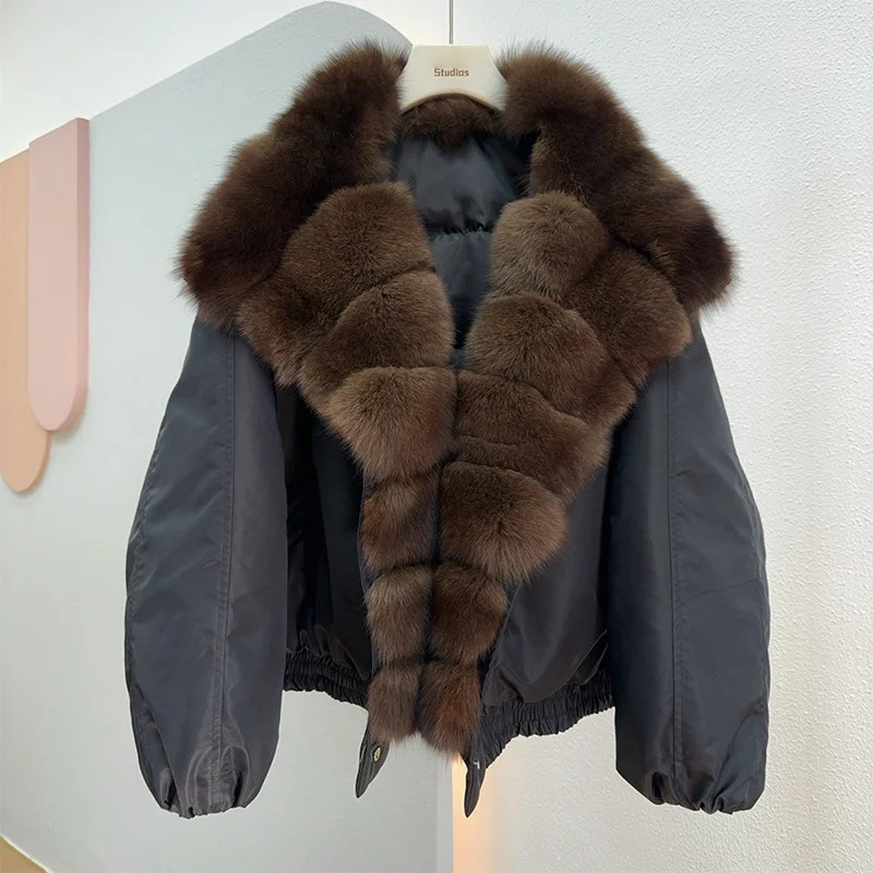 معاطف شتوية نسائية جديدة لعام 2025 بياقة كبيرة من فراء الثعلب الطبيعي سترة أوزة للأسفل معاطف نسائية فاخرة سترات منتفخة