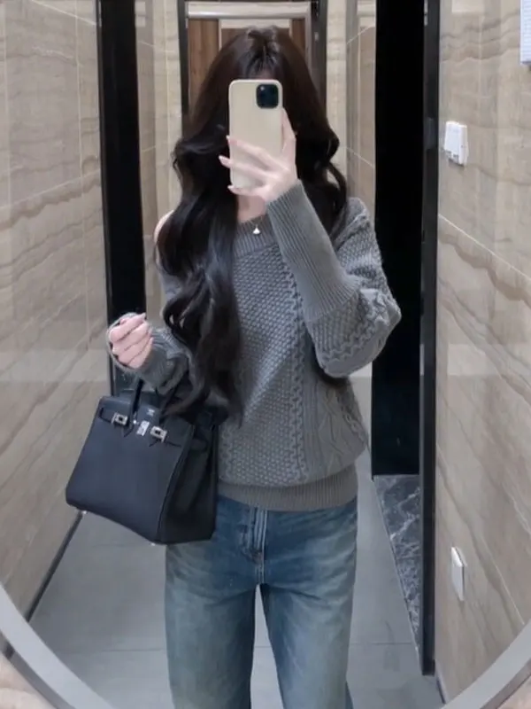 

Ретро-свитер свободного кроя с асимметричным плечом, модный и уникальный топ для миниатюрных фигур, зимняя одежда