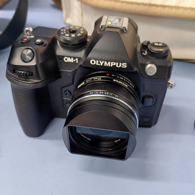 Design para Olympus M.Zuiko Digital 17mm F/1.8Metal Baioneta Capa de lente quadrada vem com tampa de metal