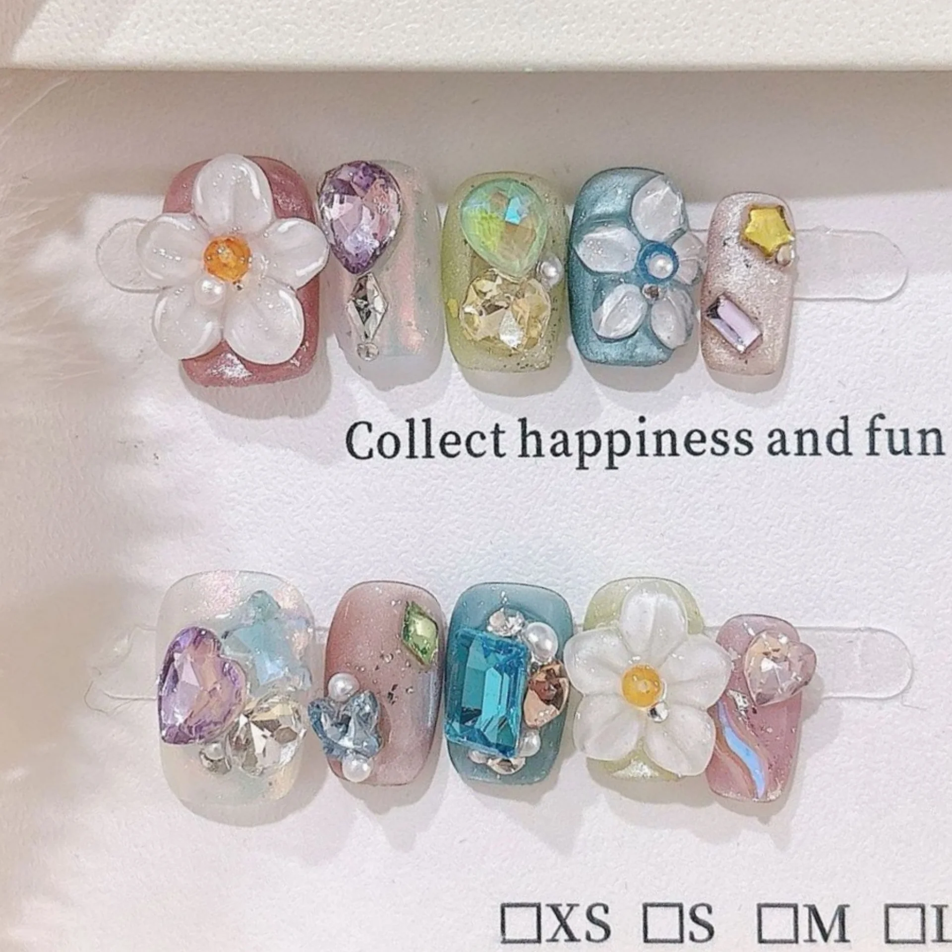 10 Stück tragbare bunte handgemachte Tipps zum Aufdrücken von künstlichen Nägeln, fertiges Blumen-Diamant-Design, quadratische falsche Nagelkunst-Kurznägel-Sets