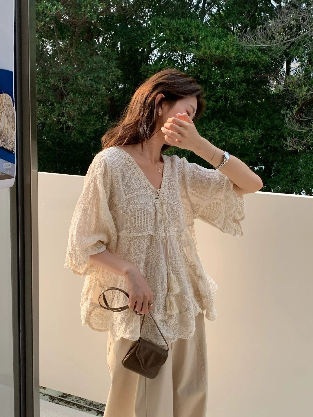 

Romantic Style Embroidered Lace V-Neck Tie Waist Shirt Women Spring Summer Lazy Atmosphere Sense Top Sweet Style Loose Fit