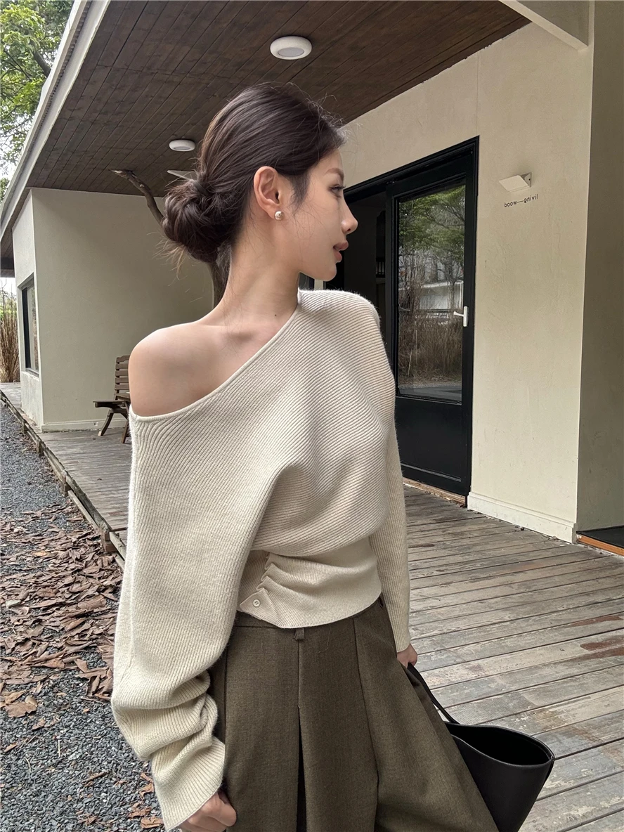 Sweater lengan panjang wanita, atasan Jumper Pullover rajut kasual mode musim gugur baru Sweater pendek Satu bahu hitam seksi lengan panjang