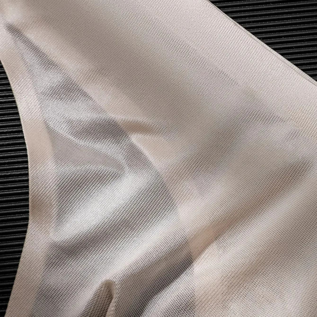 ملابس داخلية شفافة مثيرة للرجال ، سراويل داخلية سيسي رفيعة للورك ، ثونغ بدون درزات ، جي سترينغ ، حرير ثلجي ، خصر منخفض ، حروف رياضية للياقة البدنية