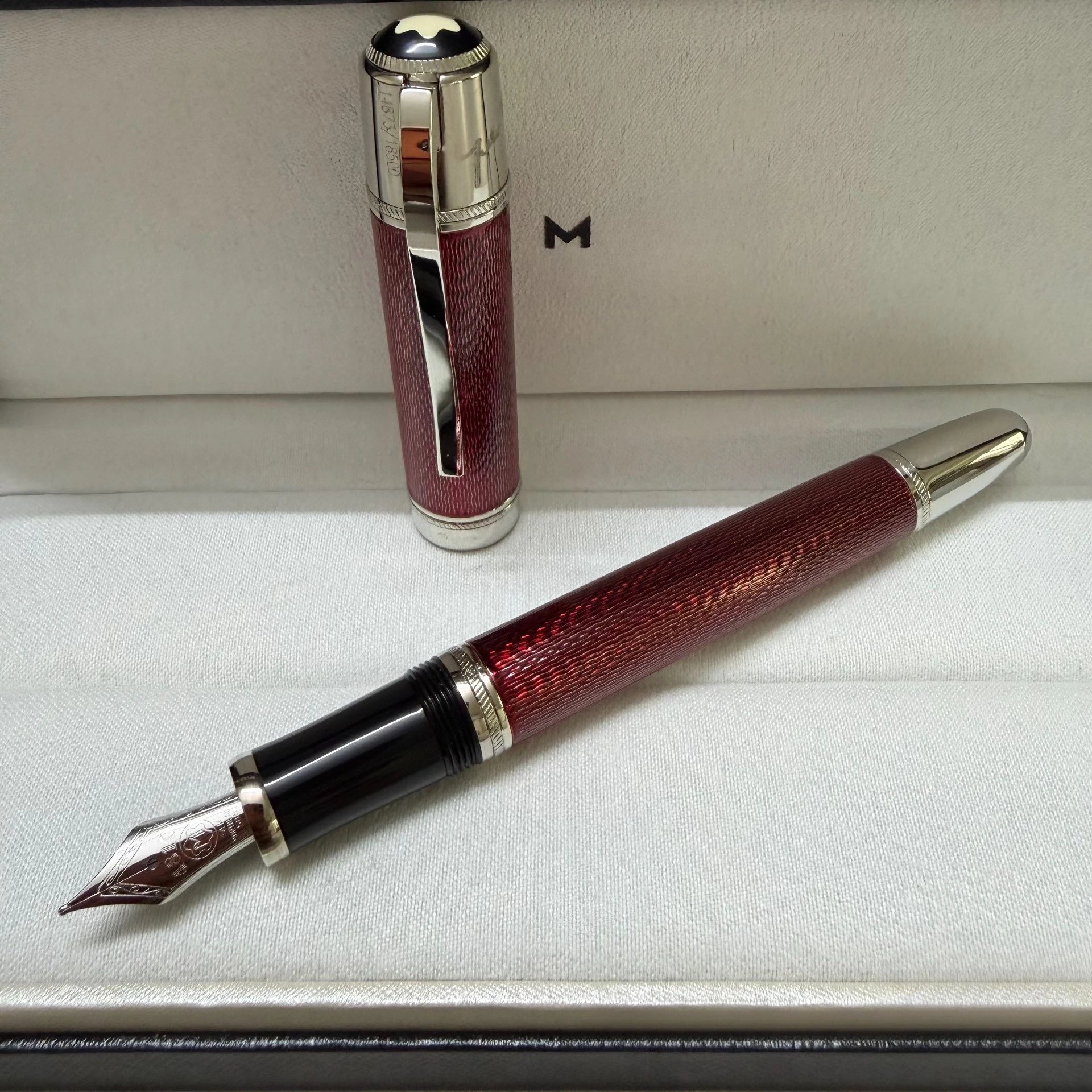 

Ручка-фонтан M Brand, бордовая, с тканым узором, для бизнеса, роскошный подарок, для офиса, письма и каллиграфии (коробка для ручки в комплект не входит)