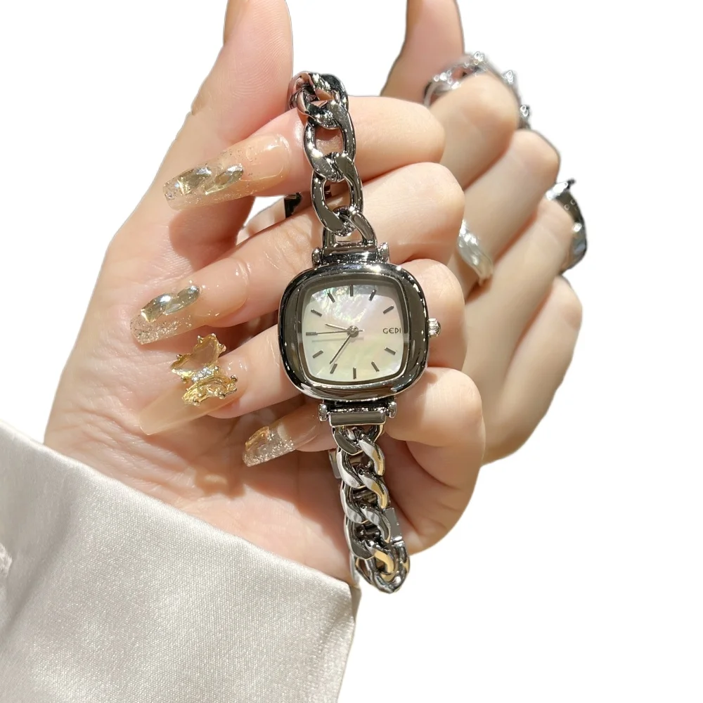 

Fritillary small dial watch women's light luxury niche simple fashion exquisite high temperament workplace bracelet watch