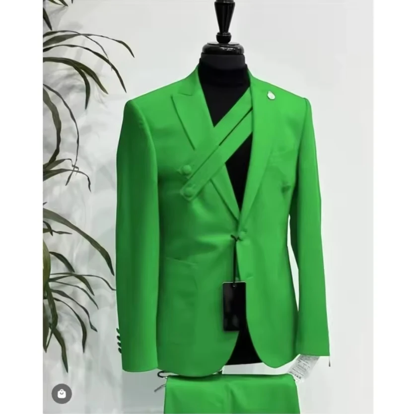 ชุดสูทผู้ชายดีไซน์ล่าสุด พร้อมเข็มขัดคาดอก ทรงเข้ารูป 2 ชิ้น ปกแหลม ชุดเจ้าบ่าวงานแต่งงาน ชุดลำลองผู้ชาย ชุดทักซิโด้สำหรับงานพรอม เสื้อเบลเซอร์และกางเกง