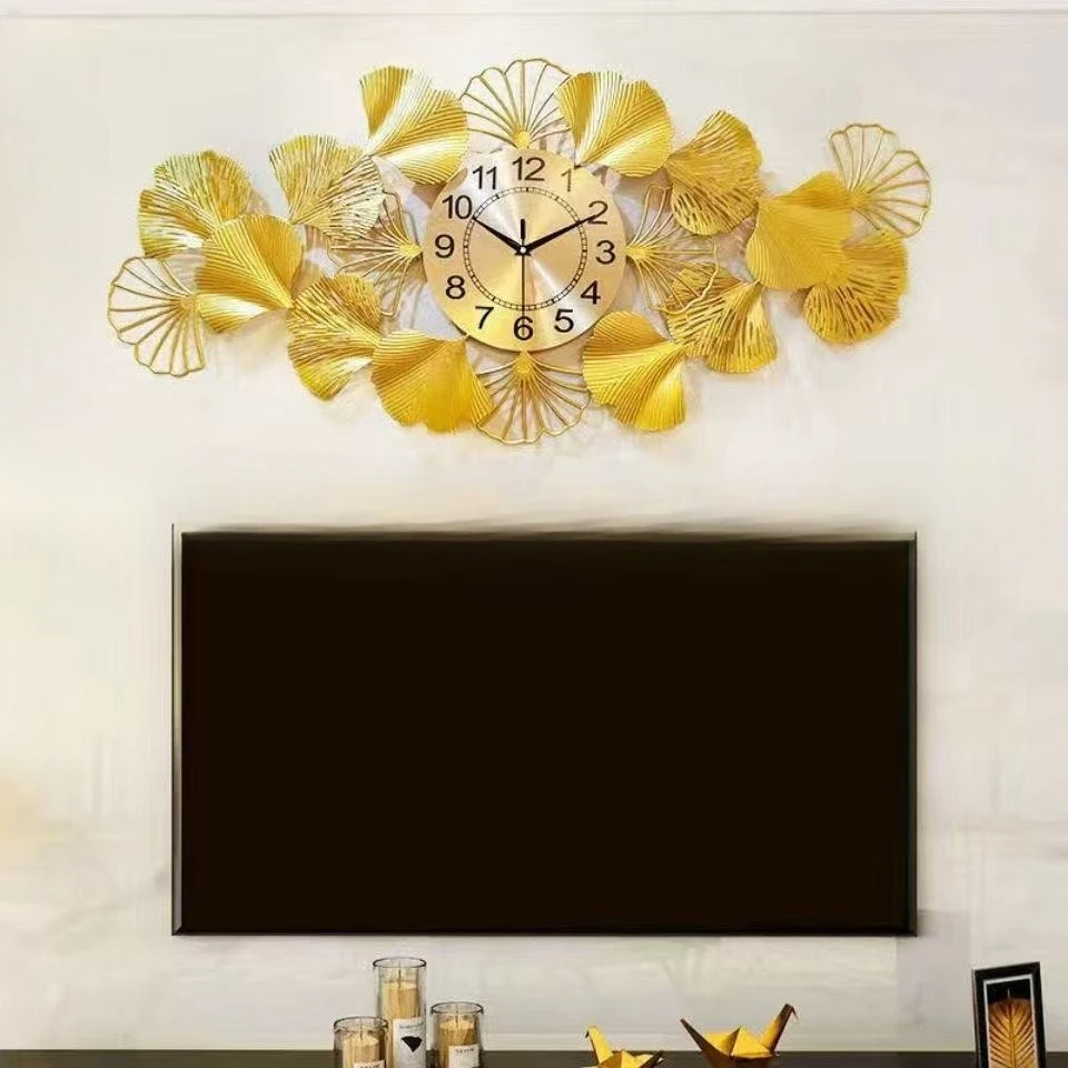 Metal Wall Clock with A Ginkgo Leaf Design Modern Creative Simple Wall Clock Bedroom Office Decoration Home Accessories Gift