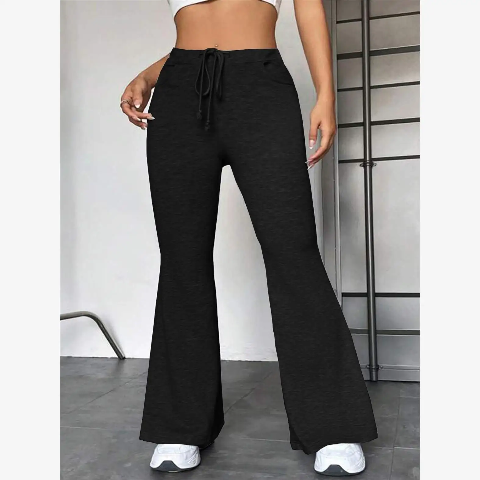 여성용 스플라이스 요가 스포츠 팬츠 캐주얼 플레어드 아웃도어 미들 웨이스트 저탄성 클린핏 스타일 PVC 소재 폴리에스터 섬유