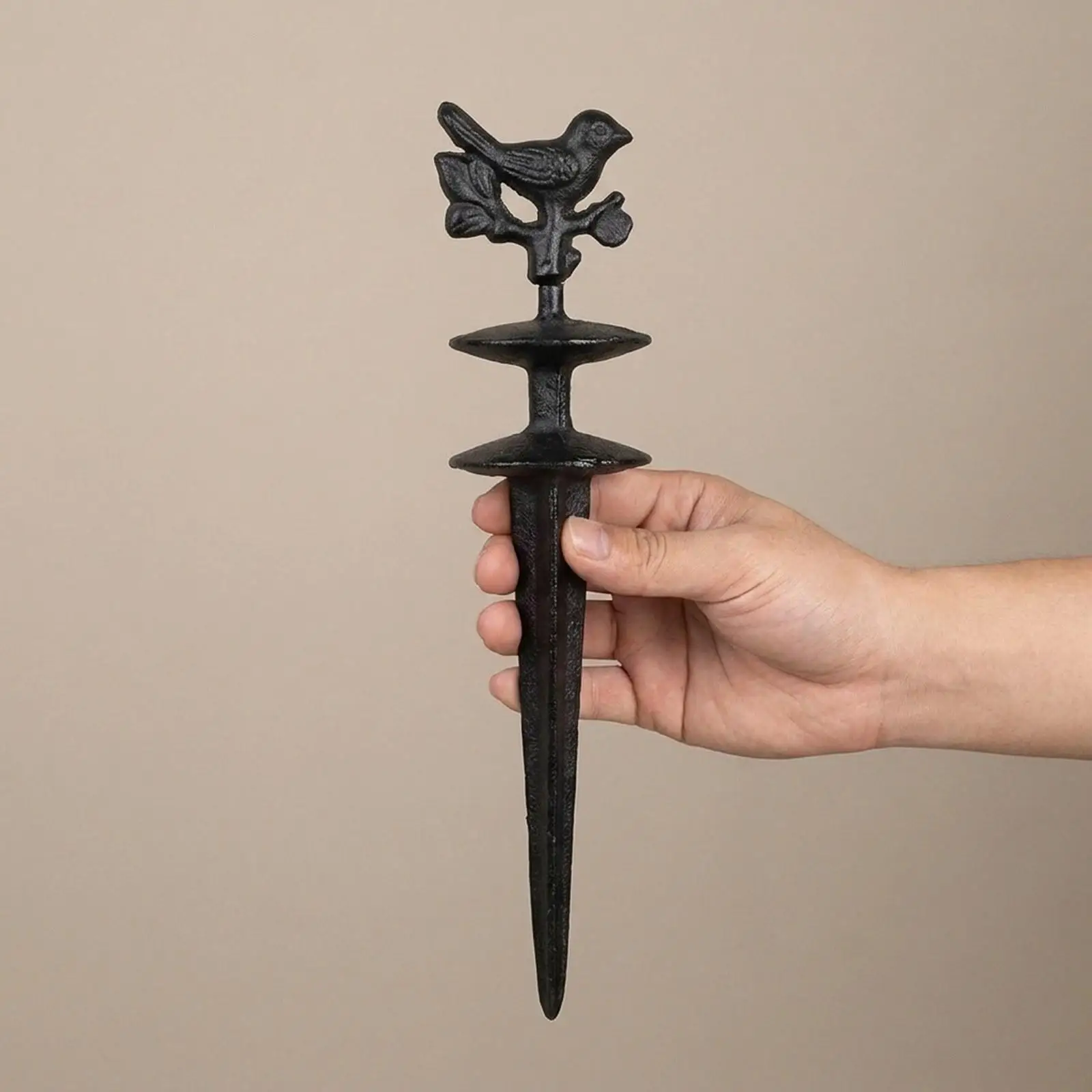 Creative Hose Guide Spike Lawn Pipe Holder Durable Iron Gardening Accessory for Outdoor Garden Watering Hose Management