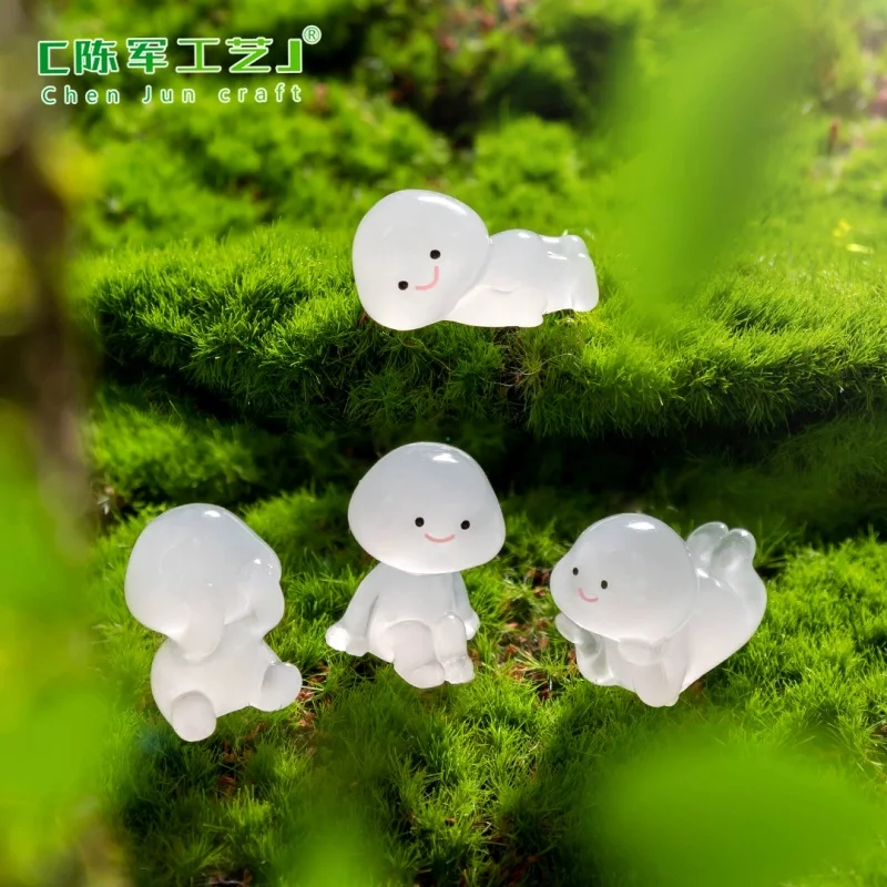 Glow in Dark Cartoon Small People Figurines Resin Crafts Cute DIY Little Man Statue Moss Microscape Mini Car Desktop Decor