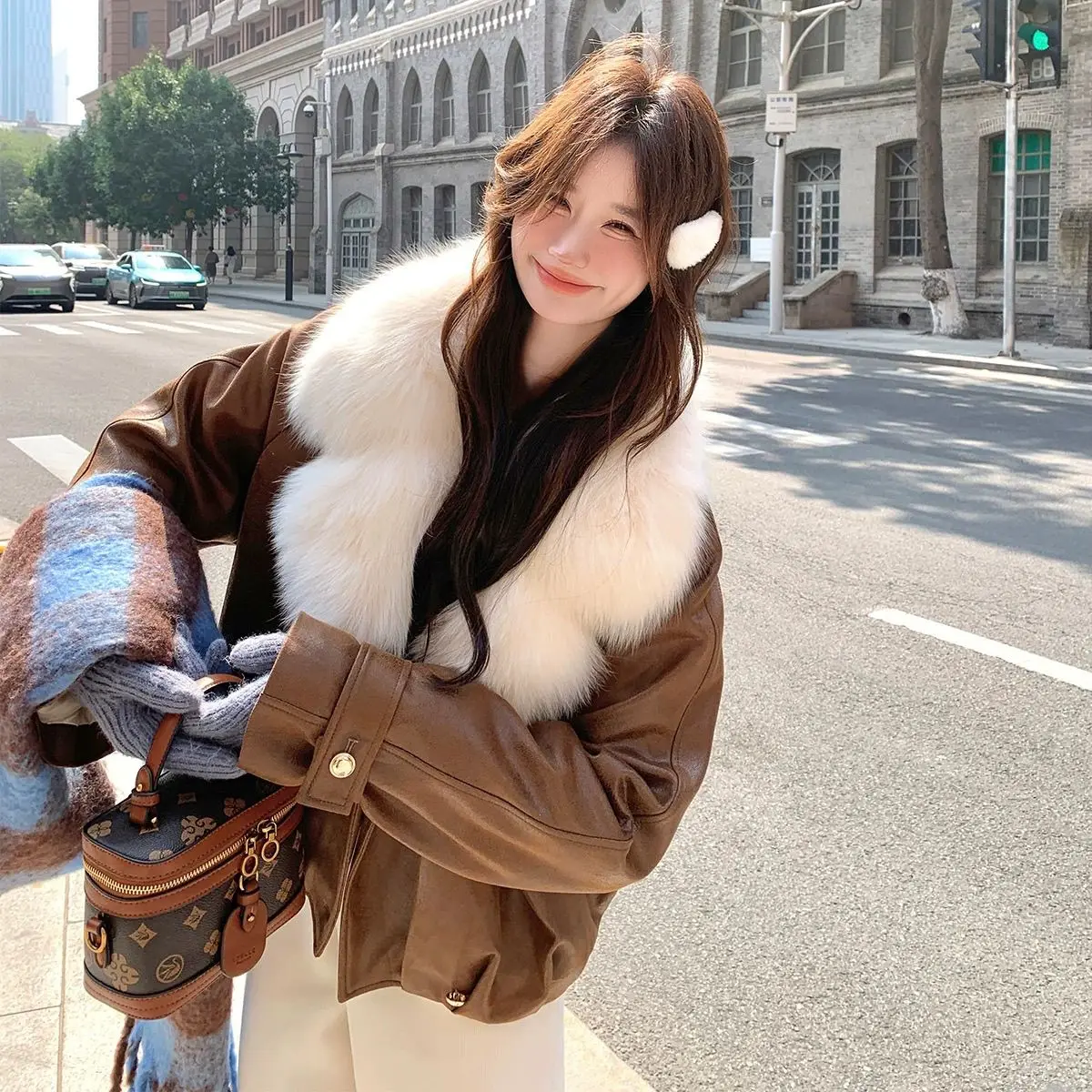 Caramel Color Fur Coat with Large Fur Collar in Autumn and Winter 2025 Casual Women's Coat