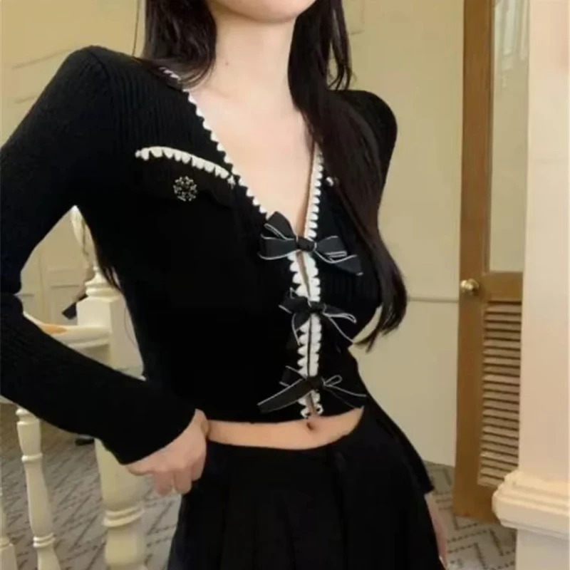 2025 musim semi baru wanita kardigan rajut pendek sweter hitam kancing busur leher V manis Fashion elegan pakaian rajut ramping lengan panjang