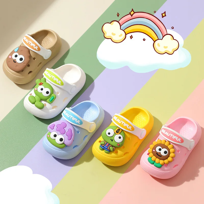 

Летние новые детские тапочки для дома, нескользящие, с мягкой подошвой, удобные, модные, милые, детские сабо с отверстиями для мальчиков и девочек, уличные сандалии