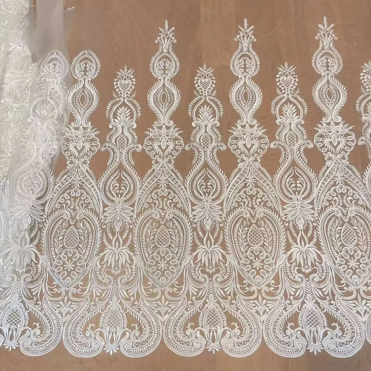 

Romantic Wedding Sequins Embroidered Bride Mesh Fabric, European Patterned Lace Fabric Background Decoration Accessories