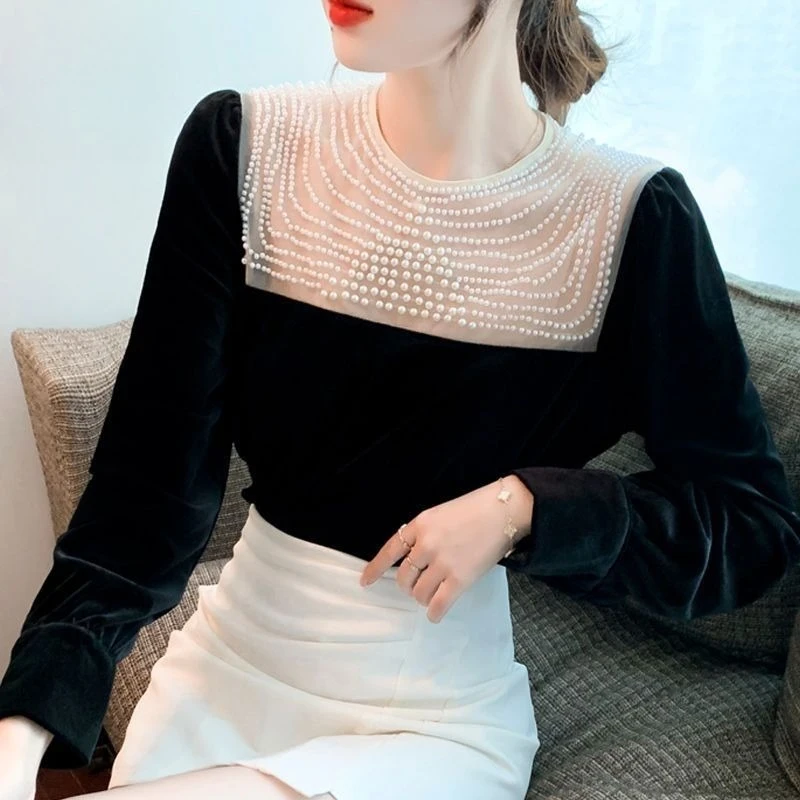 

Женская блузка в европейском стиле, новинка осени 2026, нишевая, стильная, бархатная, с бисером, с длинным рукавом, под футболку