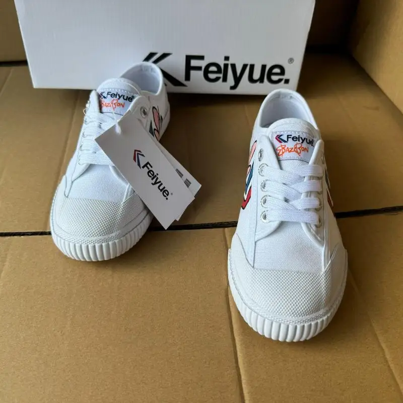 

Feiyue Collaborative Canvas Shoes with Love Pattern Campus Fashionable Low Top Cross Buckle round Toe Unisex Sneakers