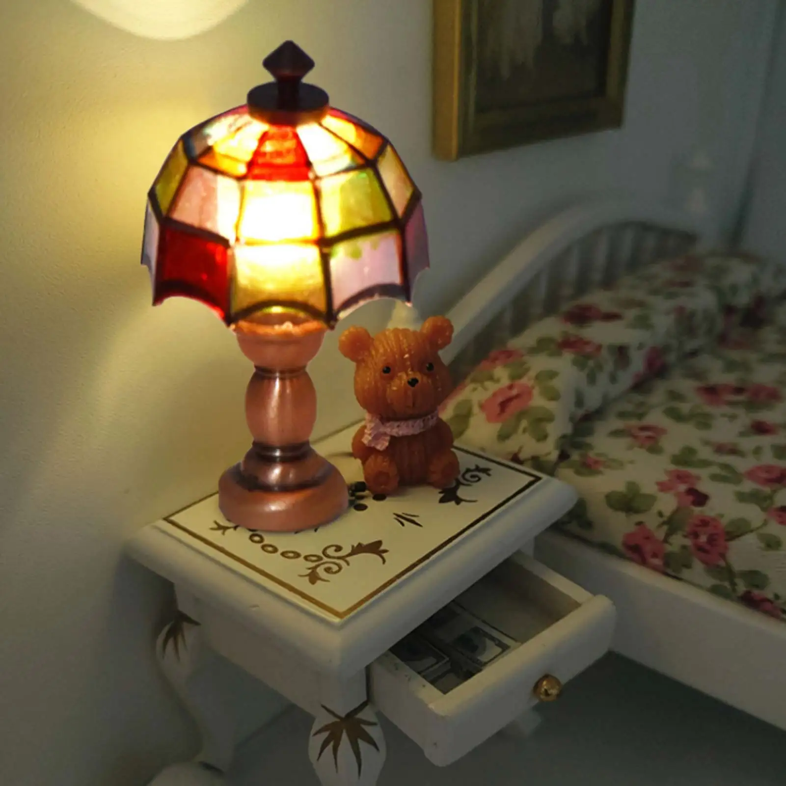 ZK40 1:12 Dollhouse Wireless LED Desk Lamp Miniature Table Lamp with Colorful Lampshade