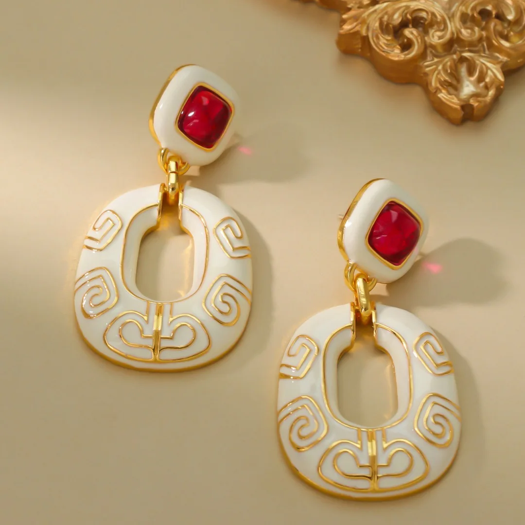 Medieval Vintage French Retro Earrings Light Luxury Fashion Versatile Earrings Enamel Craftsmanship Advanced Sense