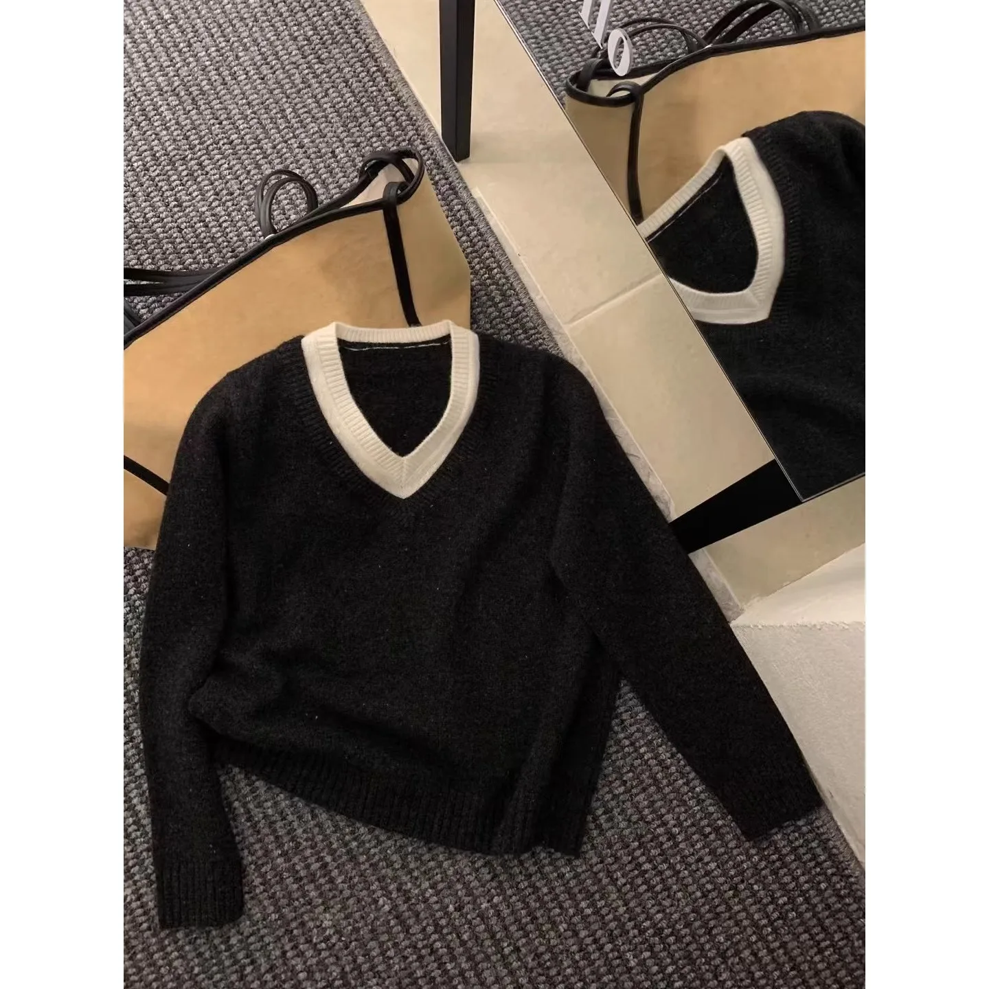 Europe station 2024 autumn winter new fashion color contrast double V-neck 100% wool knit sweater women\'s top