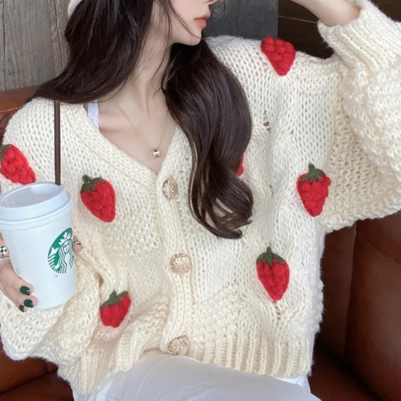 Autumn and Winter New Retro Ins Women\'s Girl Strawberry Embroidery Round Neck Loose Lazy Knit Fashion Sweater Top White Sweater