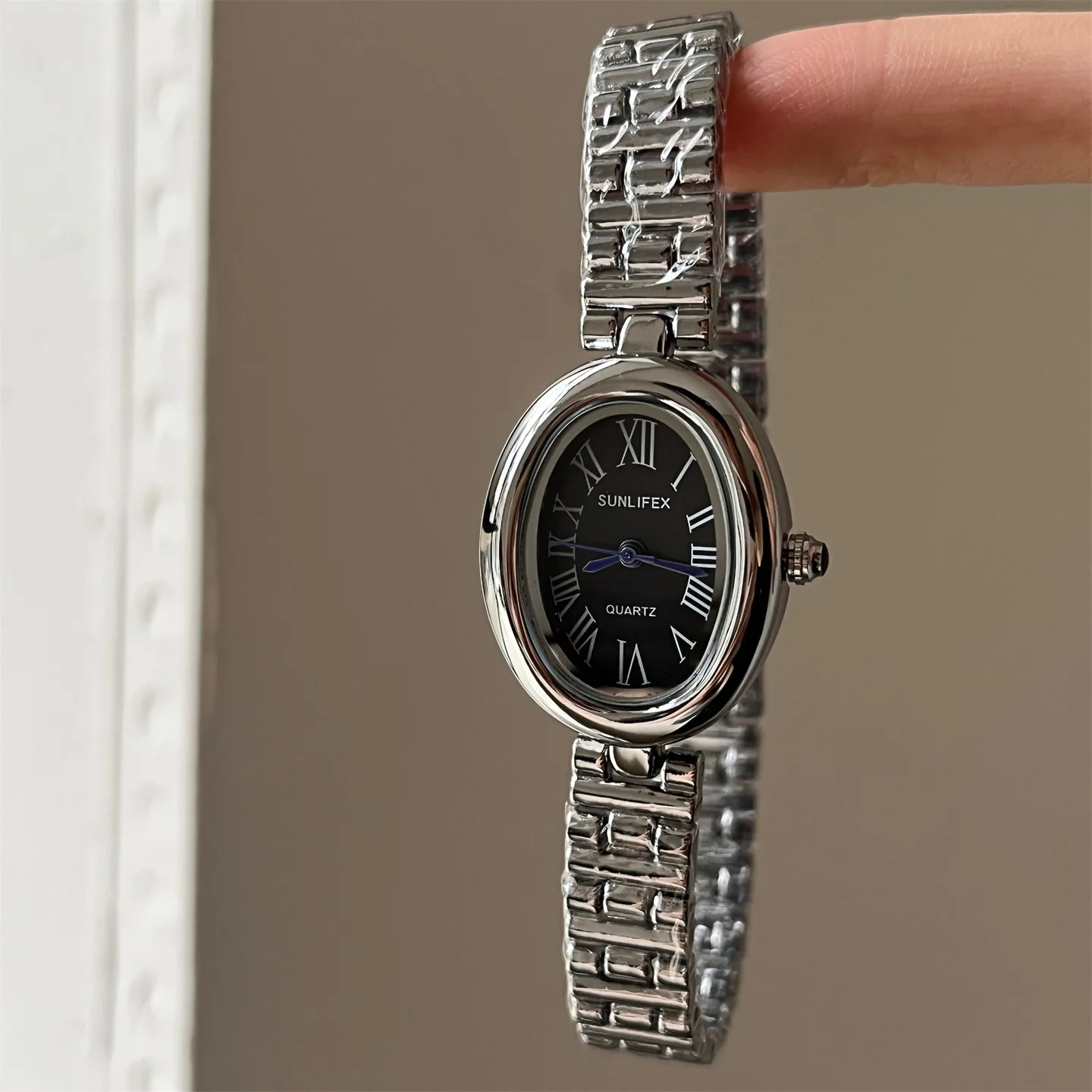Women'S Watch With Steel Band, High-Value Oval Shape, Bathtub Design, Minimalist Quartz Watch, Premium Selection, Women'S Gift.